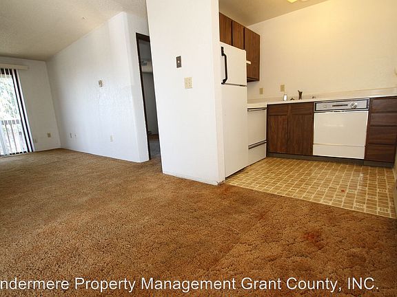 5th image of 523 W Crest Dr APT 20