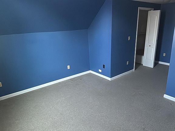 5th image of 122 Ideal St