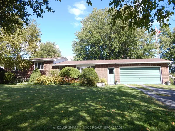 5181 County Road 15 Rd, North Stormont, ON K0C 1C0
