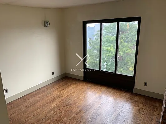 Rented by Yaffa Realty LLC | media 22