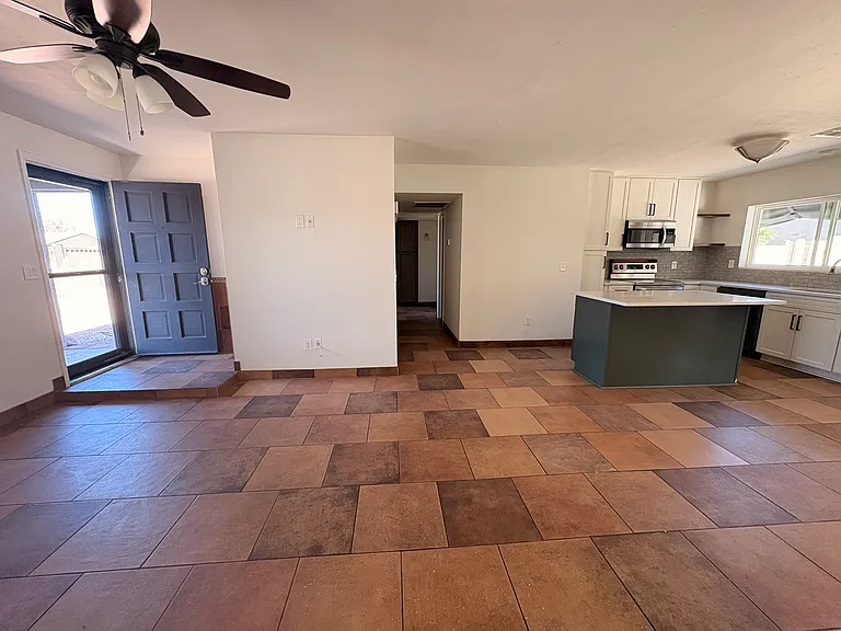 1131 W Santa Cruz Dr — Photo 7