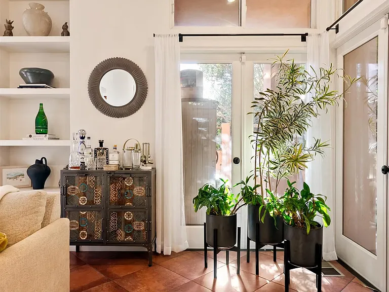 618 Gravilla Pl — Photo 17