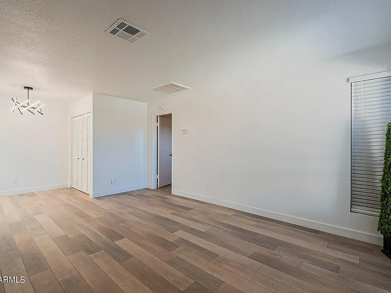 502 W Tonopah Dr #2 — Photo 5