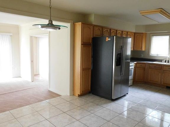 4th image of 4774 Whitesell Dr