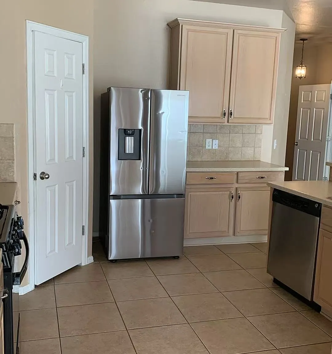 3 bed, 1743 sqft, $2,350 — Photo 4