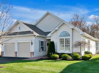 73 Eagle Ridge Cir, Lakewood, NJ 08701