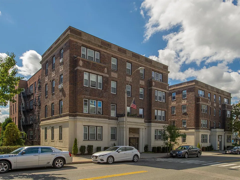 137 Highland Ave #15