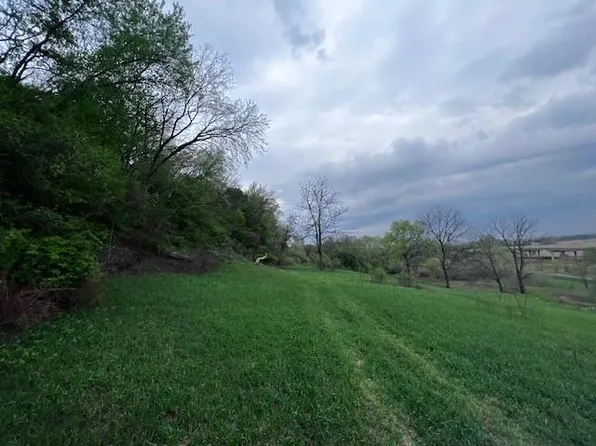 10367 SW Bluff Rd, Saint Joseph, MO 64504