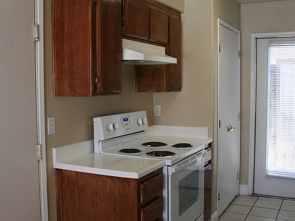 5th image of 2903 Brookside Dr APT A