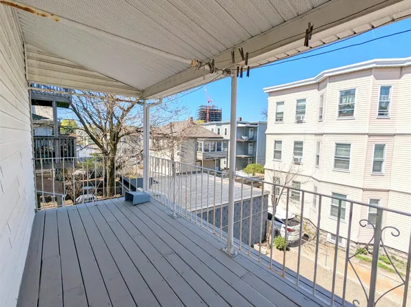 71 Pennsylvania Ave #1, Somerville, MA 02145