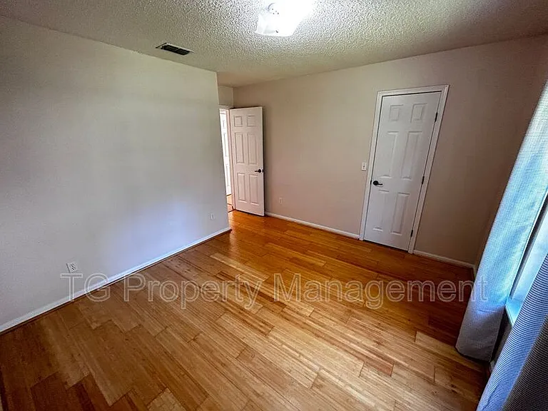 1449 Blue Heron Ln E — Photo 37
