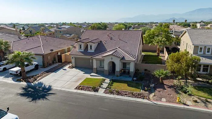 79667 Winsford Dr — Photo 3