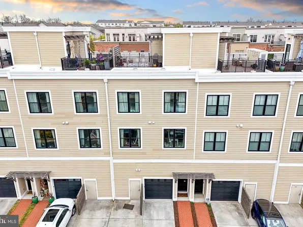 43567 Michigan Sq, Leesburg, VA 20176