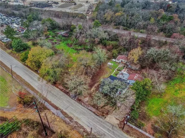 2406 W 28th St, Bryan, TX 77803