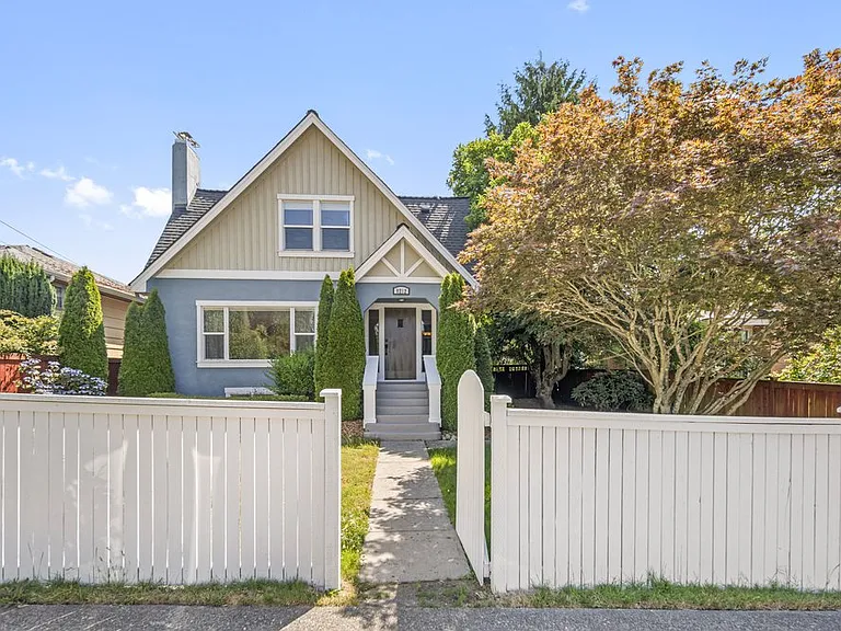 9212 36th Ave SW — Photo 2