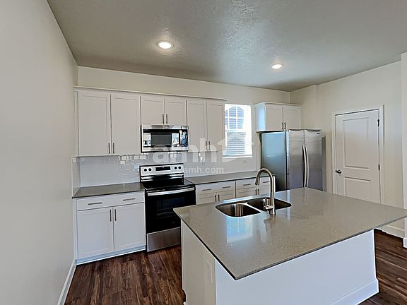 3rd image of 11096 S Blue Bayou Dr