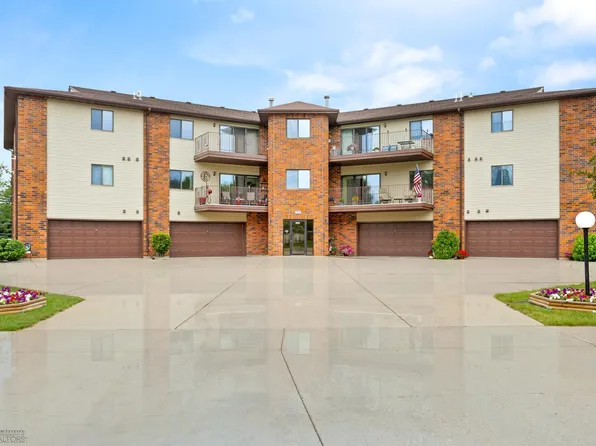 2705 35th Ave S APT 301, Fargo, ND 58104