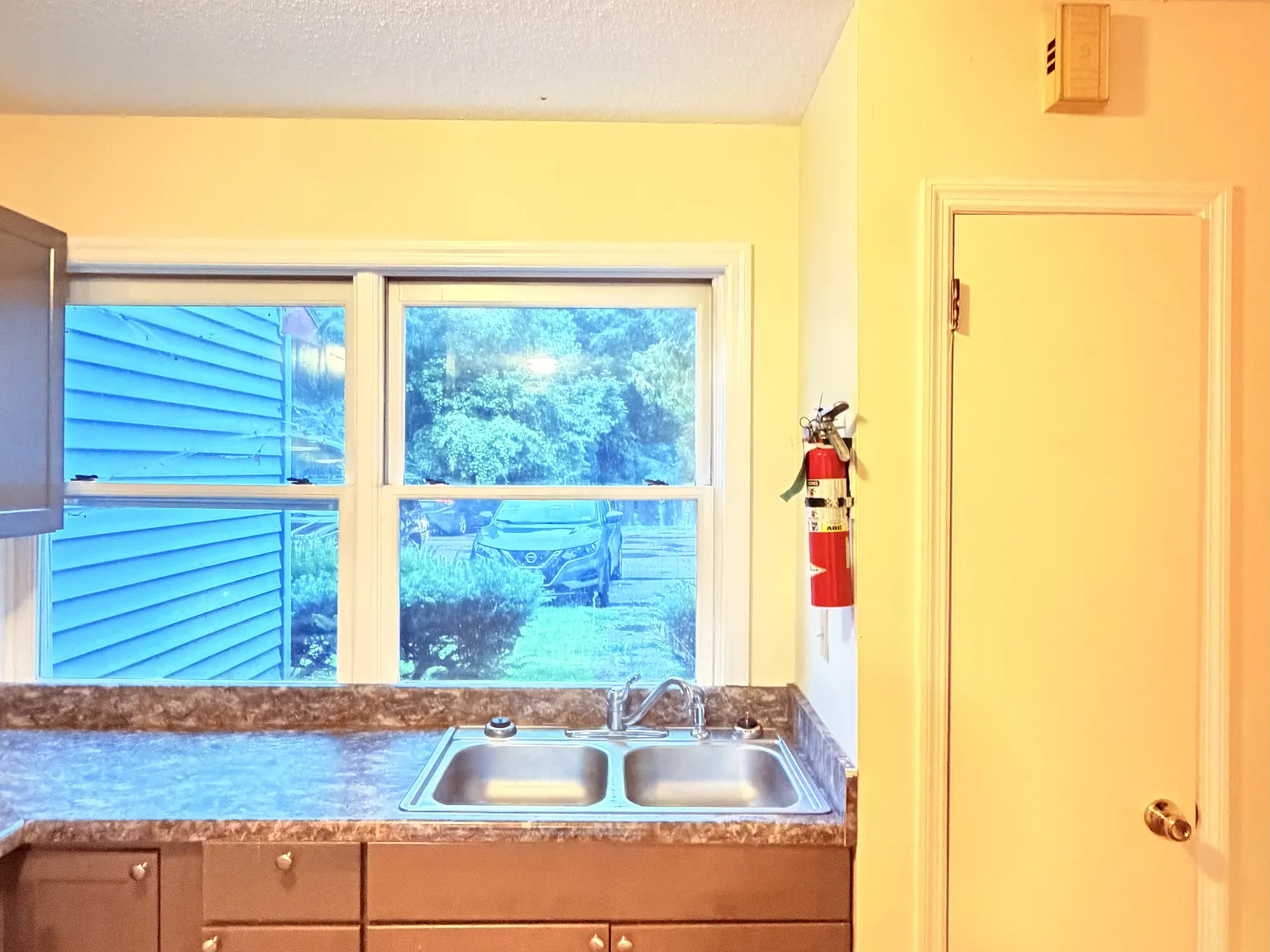 2 bed, 1.5 bath, $2,100 — Photo 3