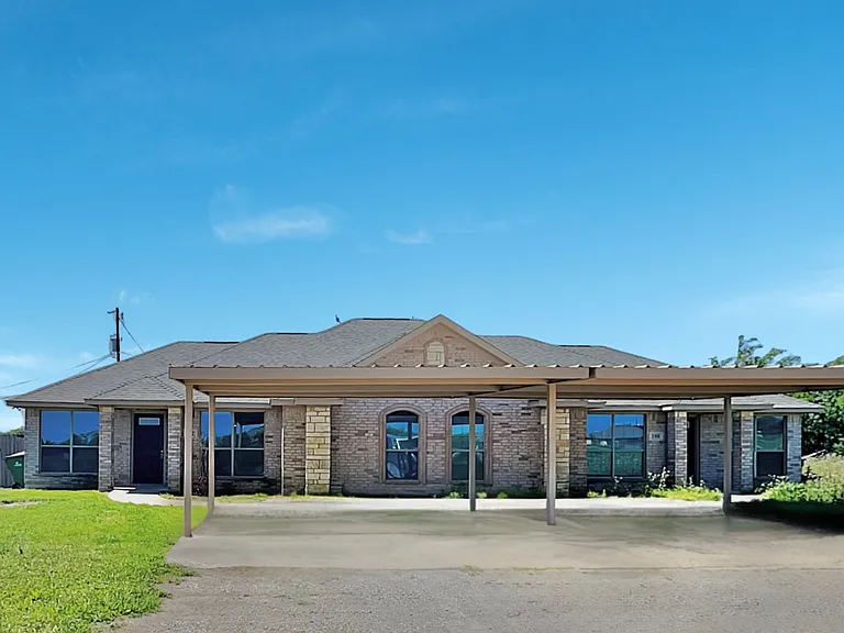 102 Jolin Ln — Photo 1