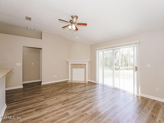 4th image of 156 BARRINGTON Drive