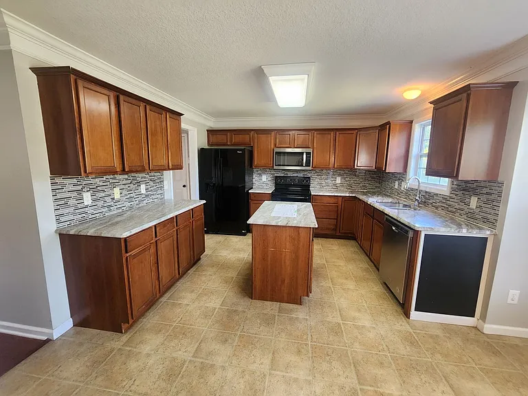 3346 Hunt Crest Rd — Photo 4