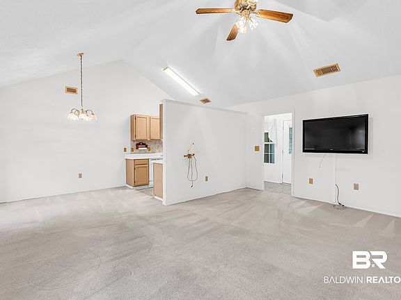 4th image of 526 W Carolyn Ave