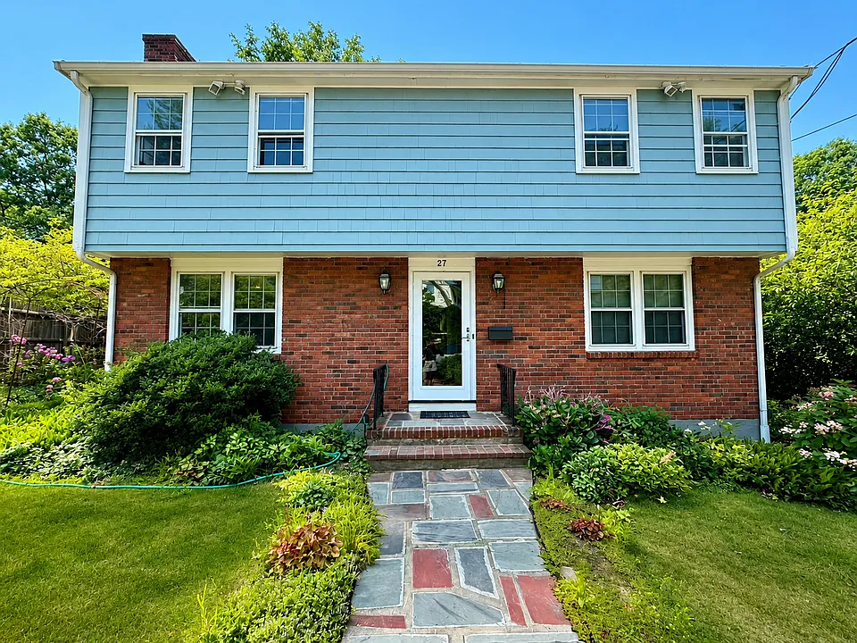 27 Maplewood Ave