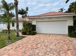 979 SW 13th Dr, Boca Raton, FL 33486