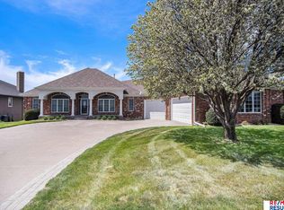 17064 S Reflection Cir, Bennington, NE 68007