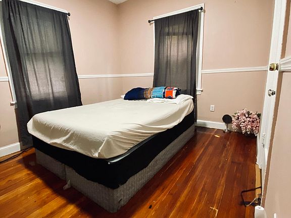 4th image of 26 Pease St #1