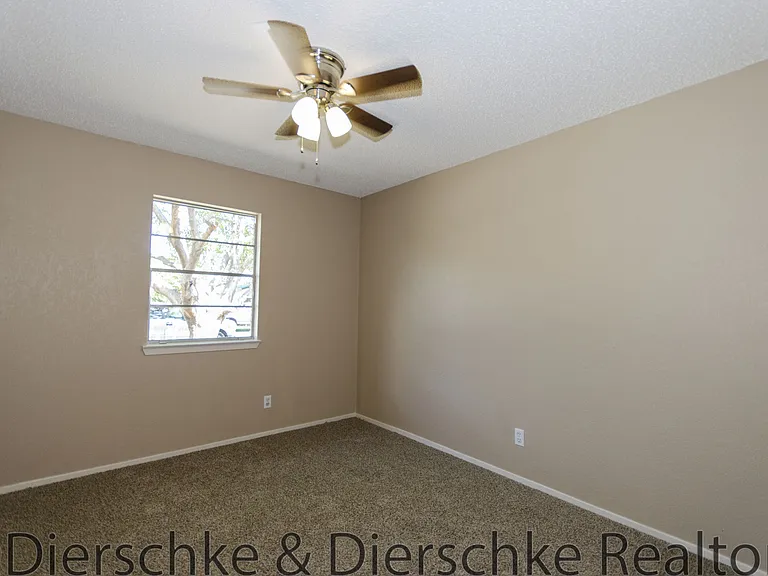 1655 Linda Lee Dr — Photo 8