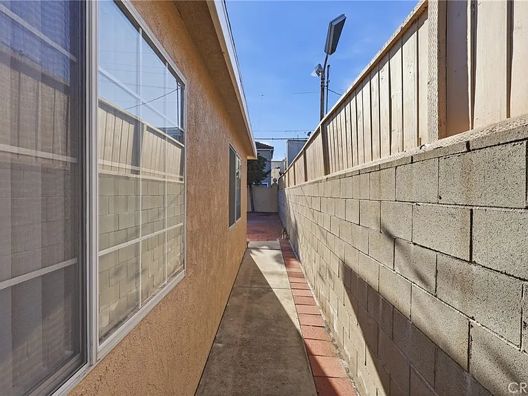 2211 Barbour Ct — Photo 9
