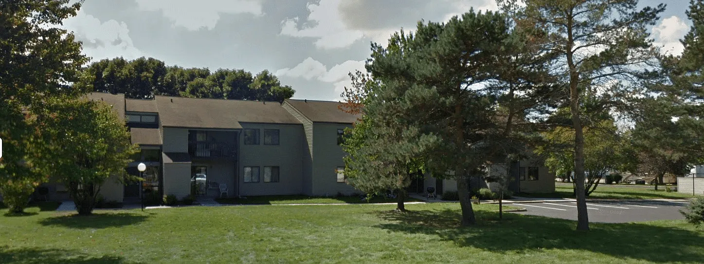 Janesville Commons/Neenah Court — Photo 1