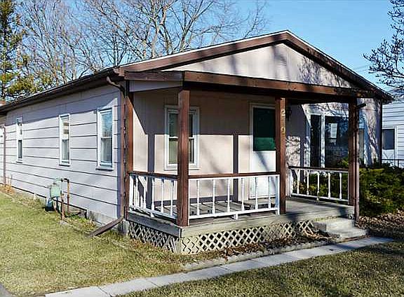 2nd image of 210 Orchard Ave