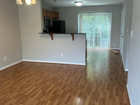 5th image of 1810 Broadway St #12