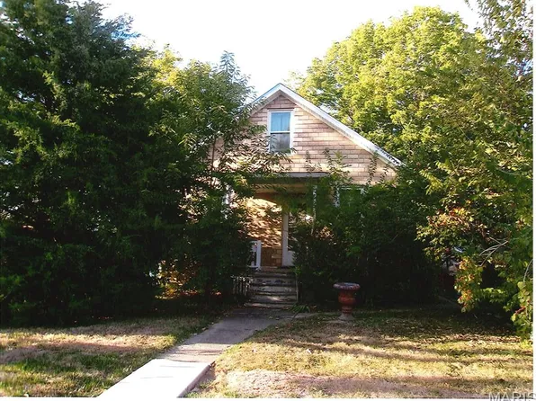 1505 6th St, Highland, IL 62249