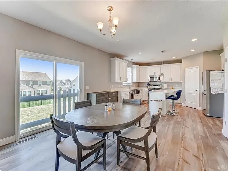 997 McKinney Ln — Photo 7