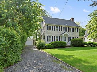 960 Post Rd, Scarsdale, NY 10583
