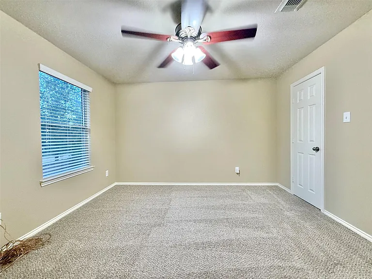 1810 Katlyn Ln — Photo 36