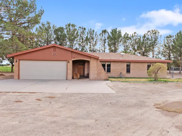 216 Wreath Ct, Fabens, TX 79838