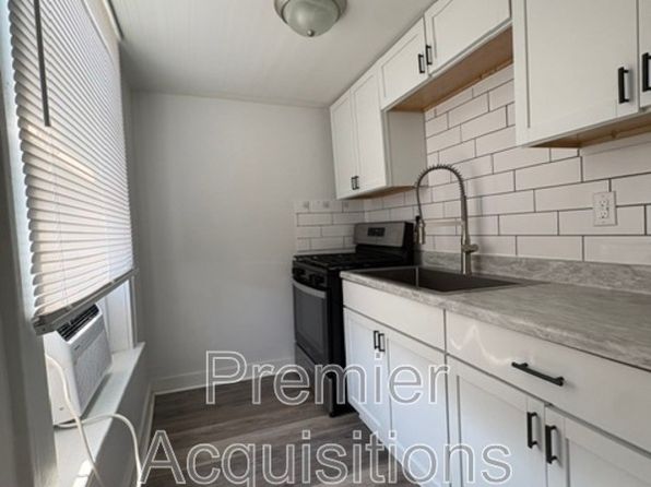702 Biltmore Blvd #4
