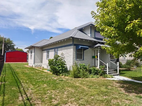 405 Center Ave, Holbrook, NE 68948