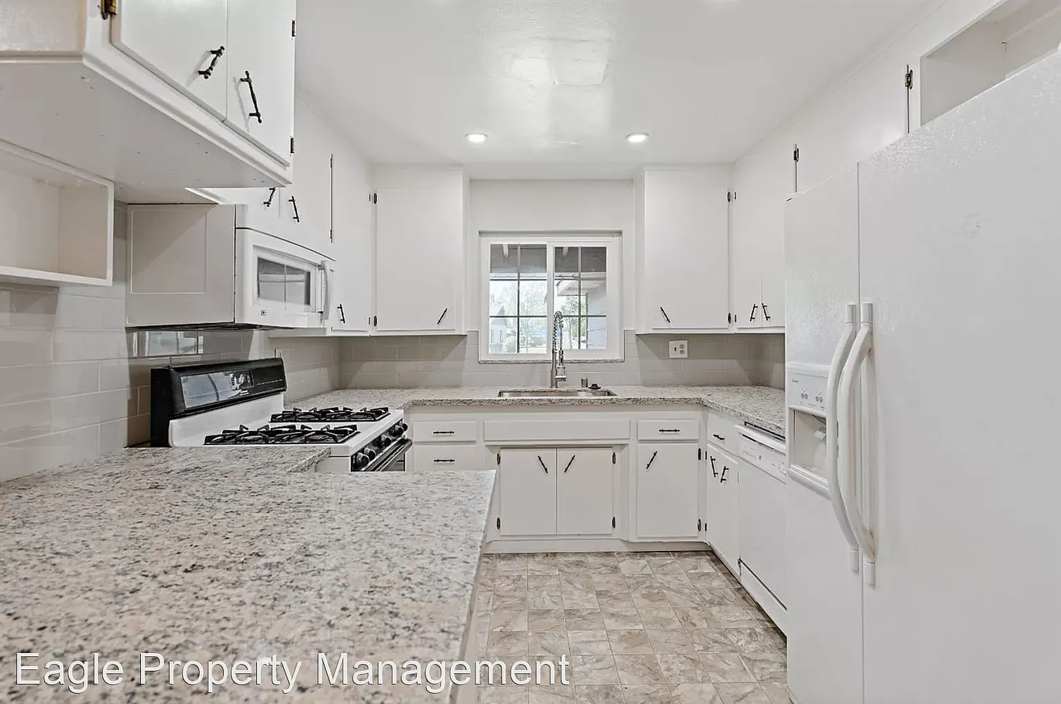 5001 Toronto Way photo 1