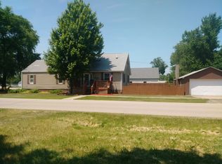 720 4th St, Colona, IL 61241