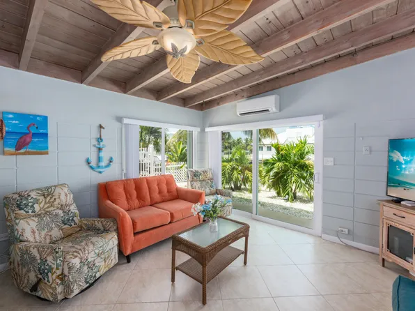 181 5th St, Key Colony Beach, FL 33051