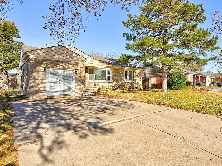 3135 NW Grand Blvd — Photo 40