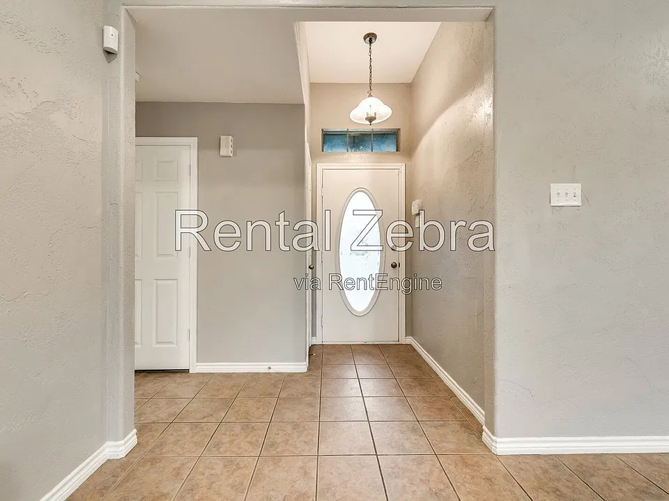 1229 Shelby Dr