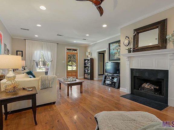 4th image of 29433 White Oak Dr