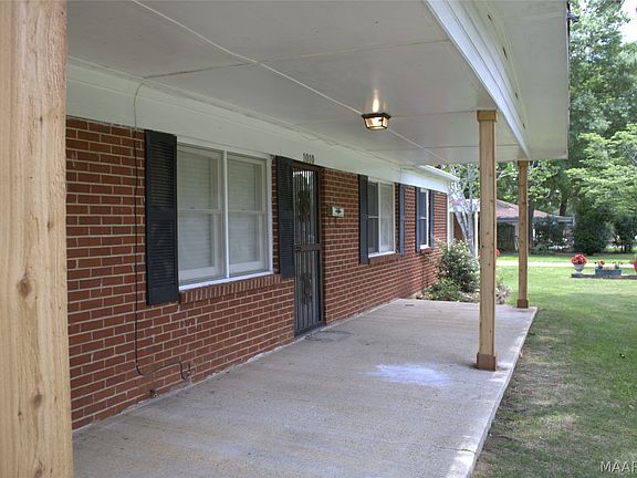 2nd image of 1010 Coliseum Blvd