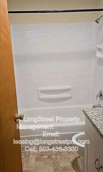 1250 SW E Ave #6 — Photo 7